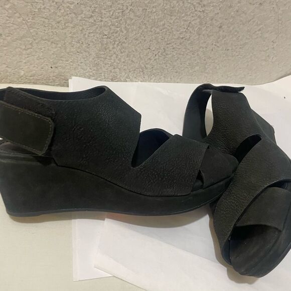 nurture sairyn sandals Size 6M - Picture 3 of 6